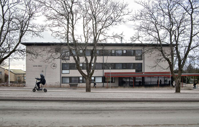 Kantelun tehneen huoltajan mukaan wc-tiloja pitäisi saada käyttää Vistan koululla täysin vapaasti koko koulupäivän ajan.