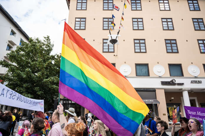 Pride-lippu ei nouse tänä vuonna kaupungintalon salkoon. Kaupunki päivittää liputusohjeita parhaillaan.